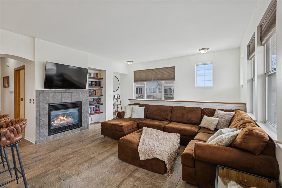 420 Chesterfield Court #420, Oswego, IL 60543