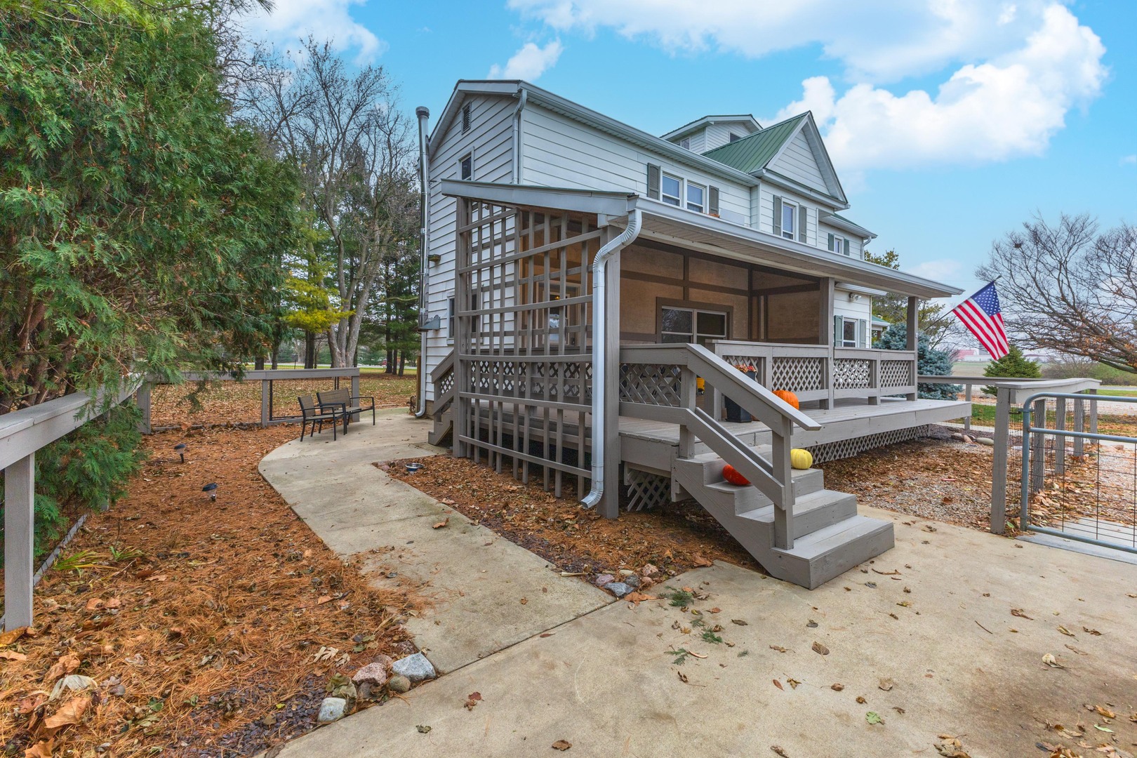 9993 Us Highway 150, Bloomington, IL 61705