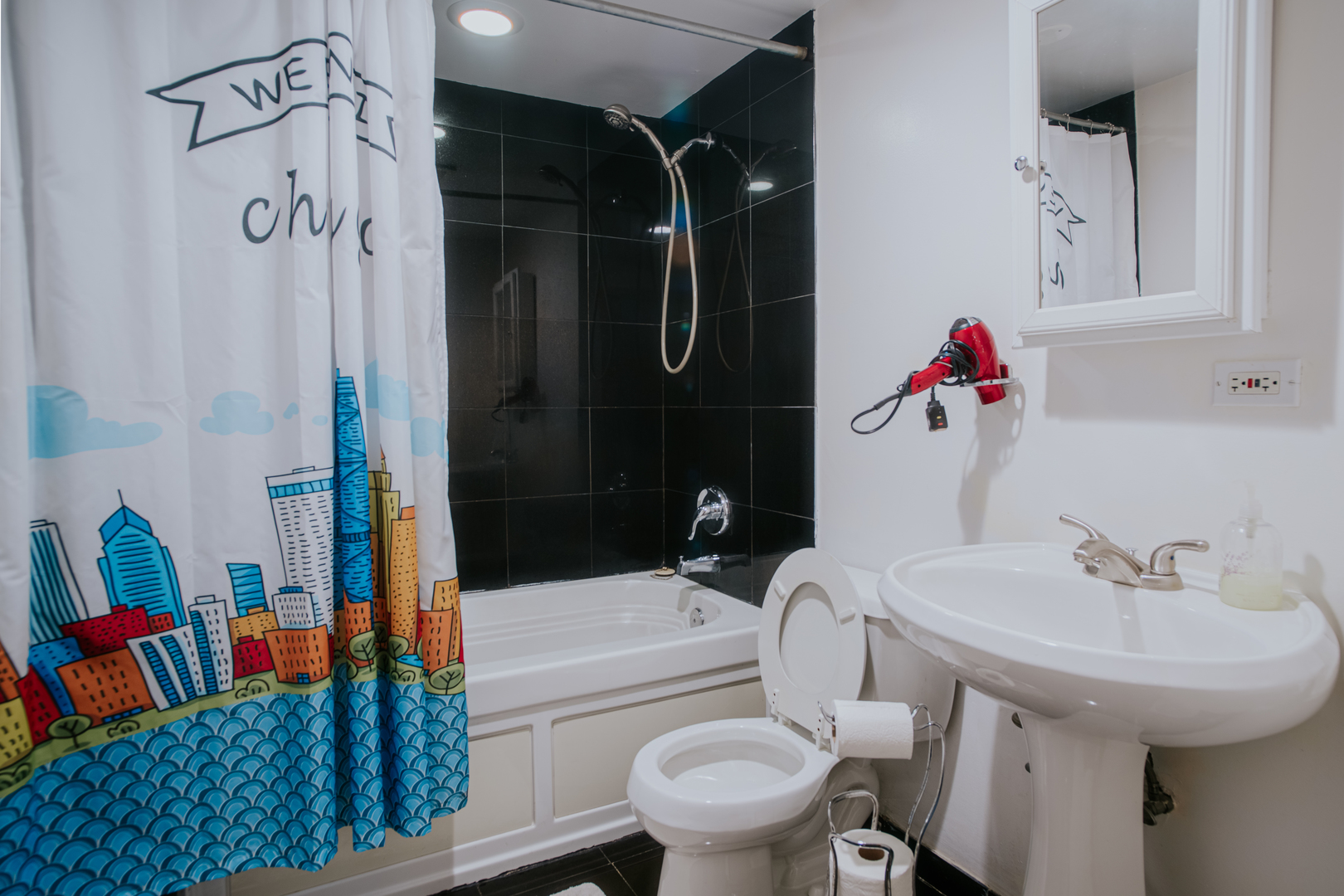 2130 W Potomac Avenue, Chicago, IL 60622