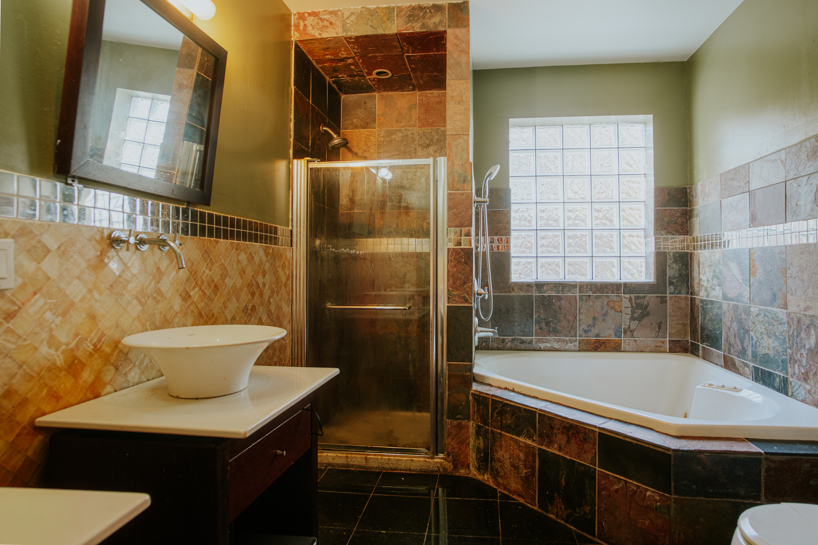 2130 W Potomac Avenue, Chicago, IL 60622