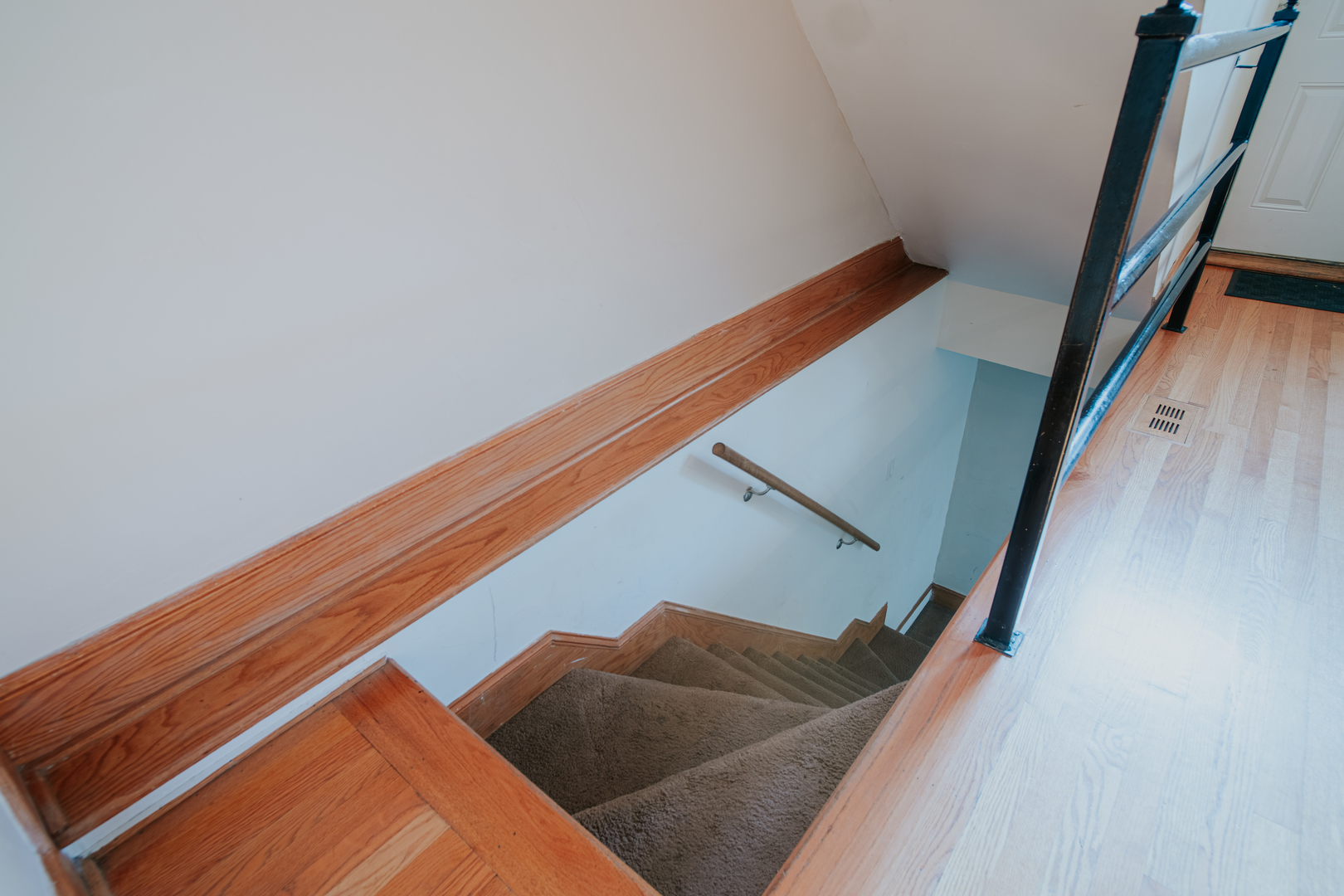 2130 W Potomac Avenue, Chicago, IL 60622