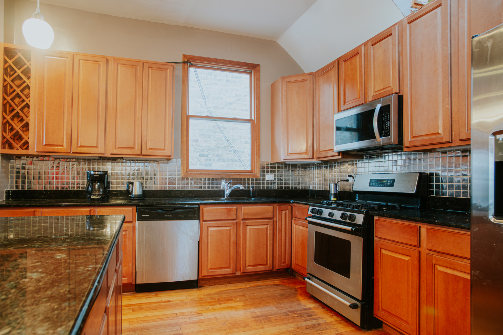 2130 W Potomac Avenue, Chicago, IL 60622