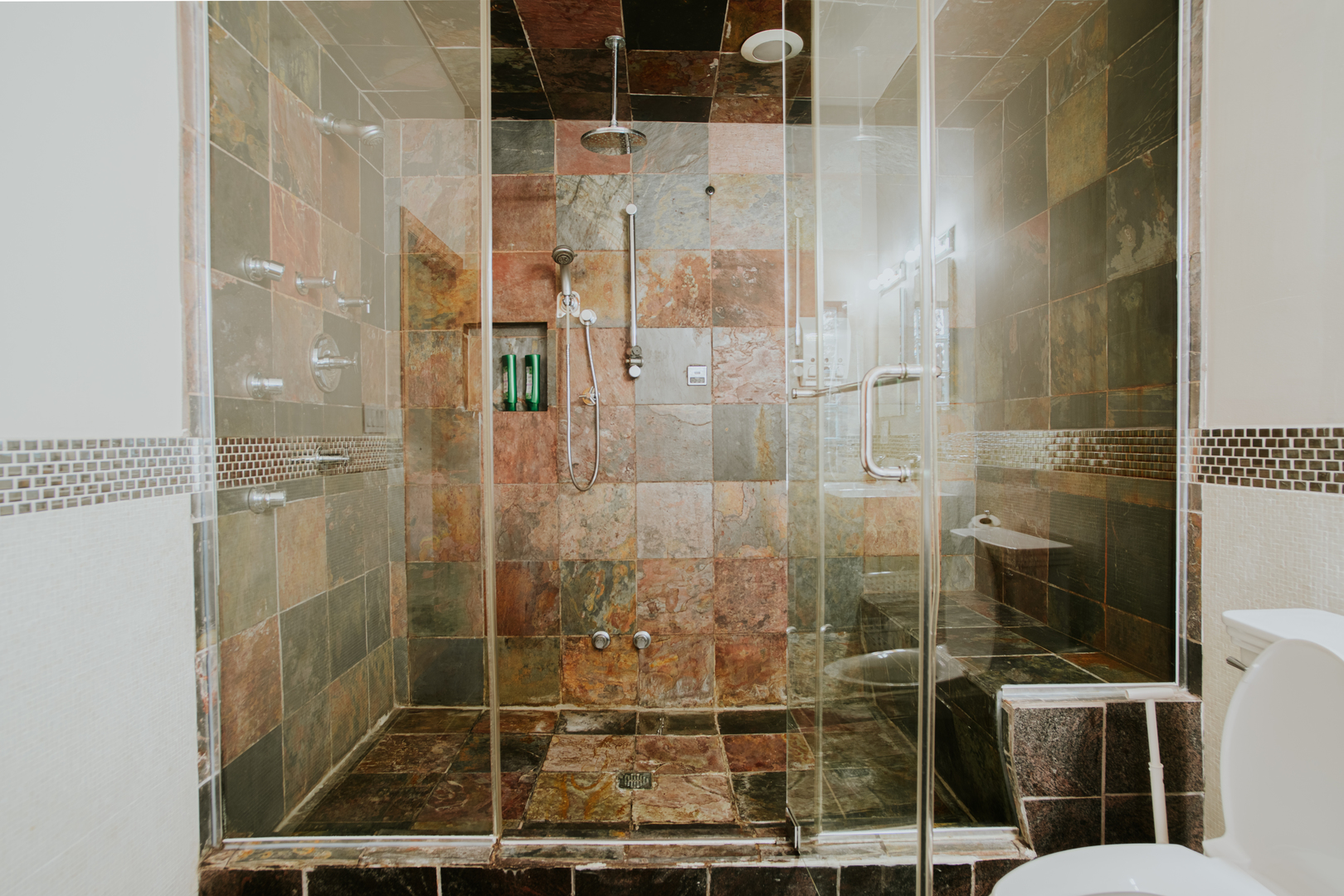 2130 W Potomac Avenue, Chicago, IL 60622