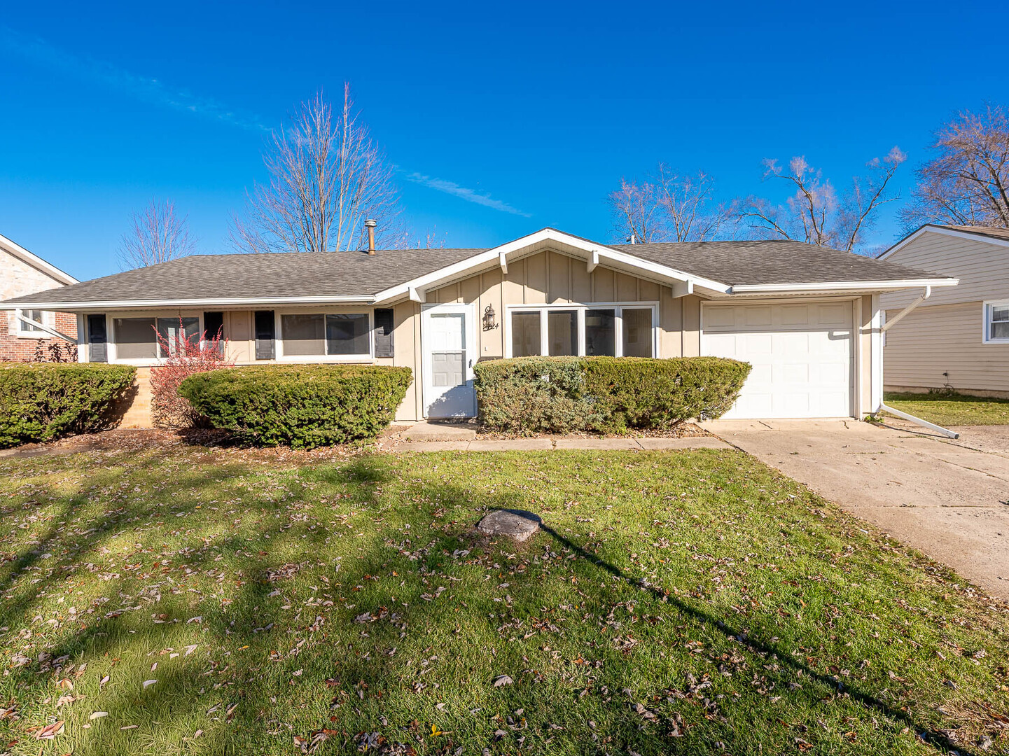 724 Surrey Drive, Streamwood, IL 60107