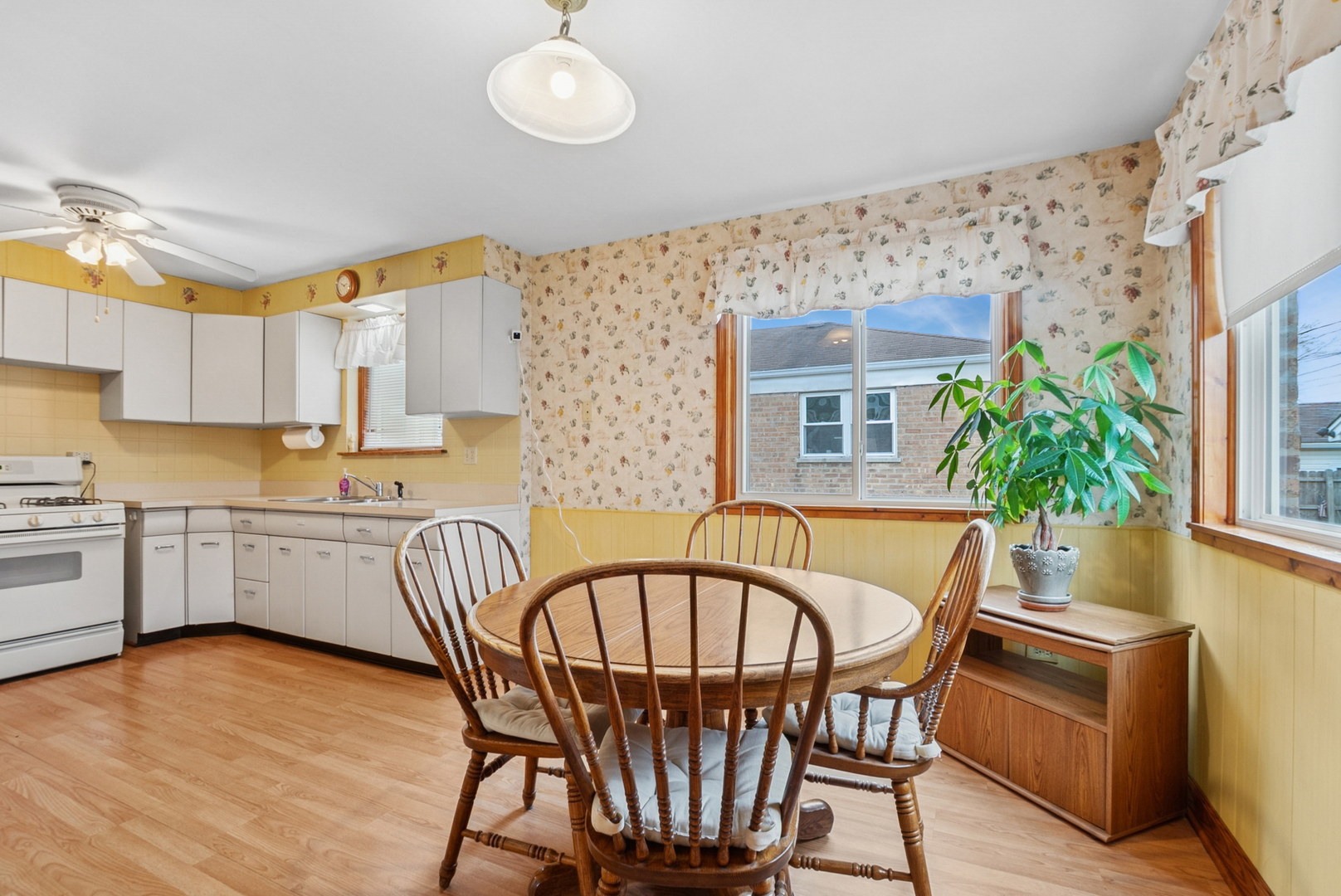 4266 W 81st Street, Chicago, IL 60652