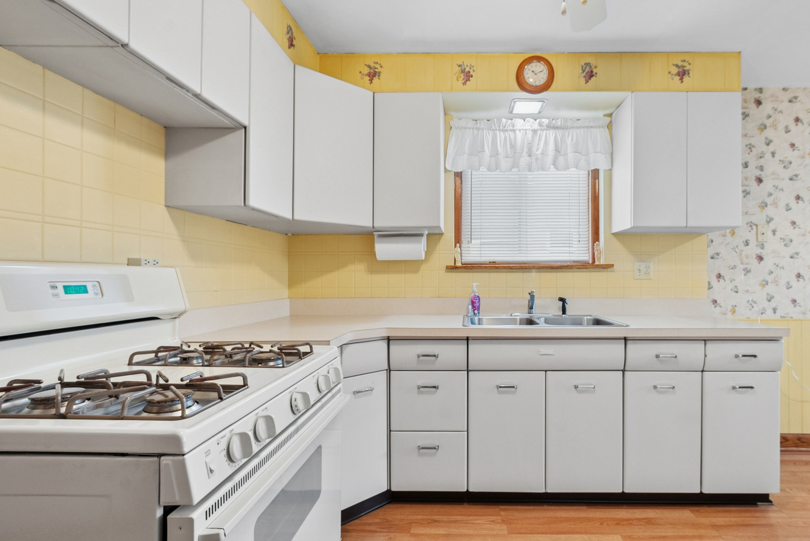 4266 W 81st Street, Chicago, IL 60652