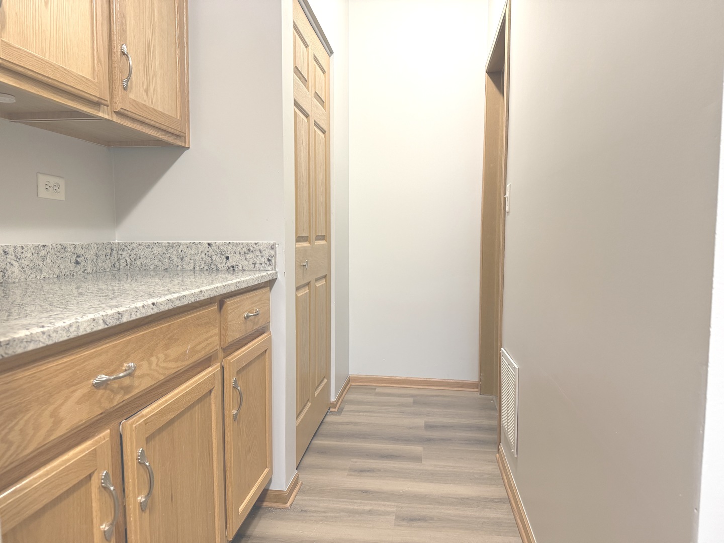 810 Woodewind Drive #810, Naperville, IL 60563