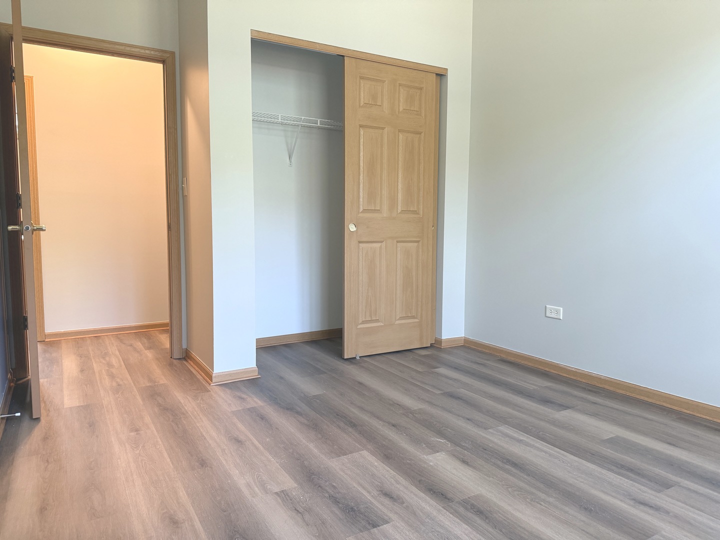 810 Woodewind Drive #810, Naperville, IL 60563