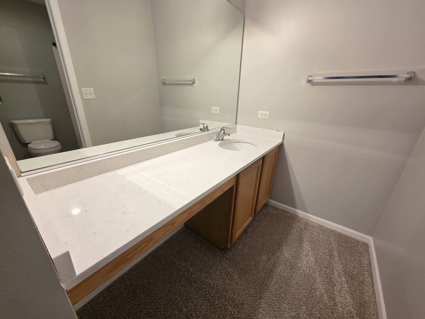 3076 Kentshire Circle #3076, Naperville, IL 60564