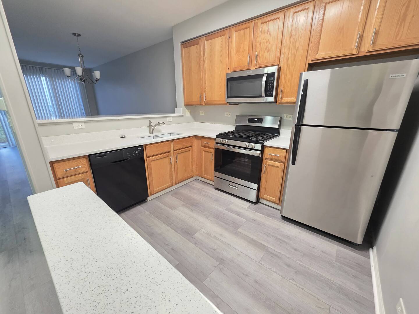 3076 Kentshire Circle #3076, Naperville, IL 60564