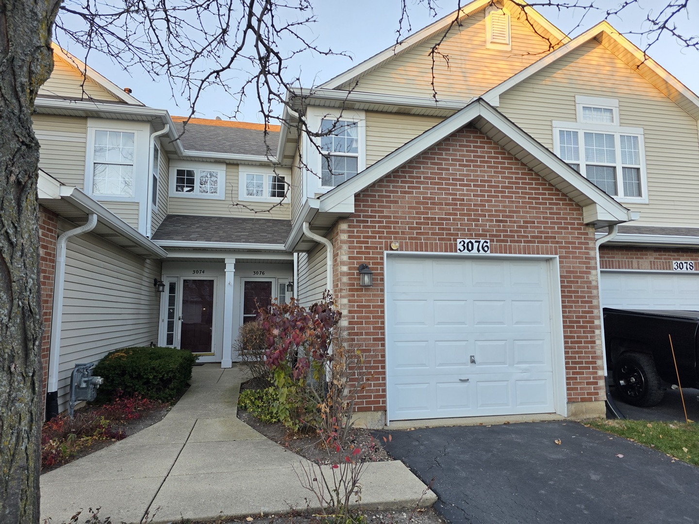 3076 Kentshire Circle #3076, Naperville, IL 60564