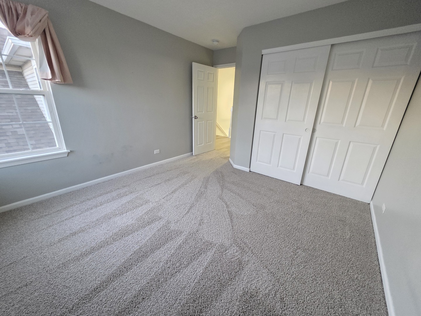 3076 Kentshire Circle #3076, Naperville, IL 60564