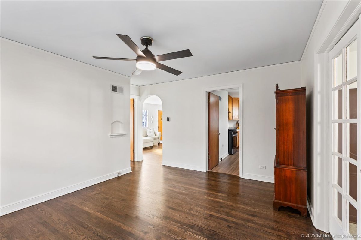 9524 S Francisco Avenue, Evergreen Park, IL 60805