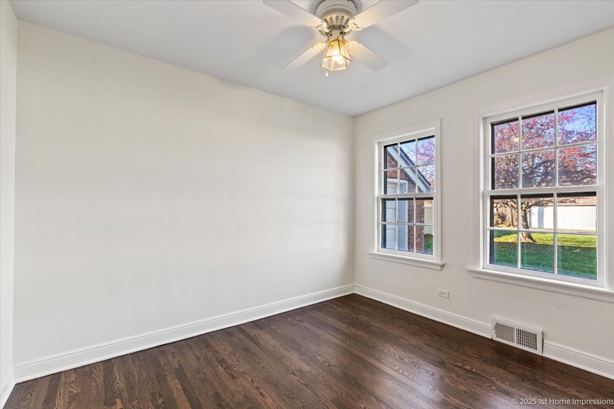 9524 S Francisco Avenue, Evergreen Park, IL 60805