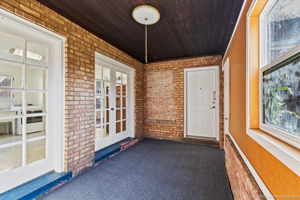 9524 S Francisco Avenue, Evergreen Park, IL 60805