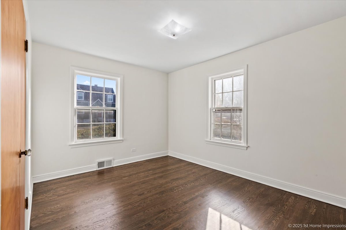 9524 S Francisco Avenue, Evergreen Park, IL 60805