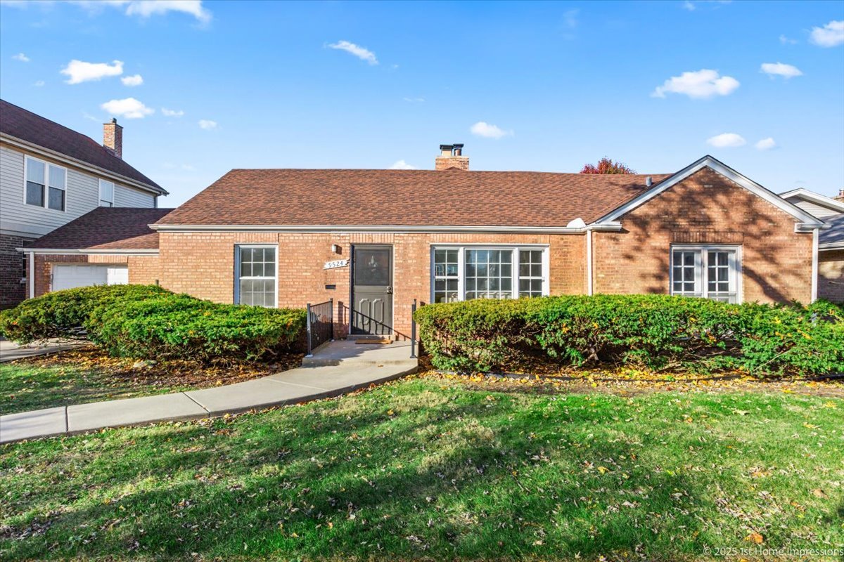 9524 S Francisco Avenue, Evergreen Park, IL 60805