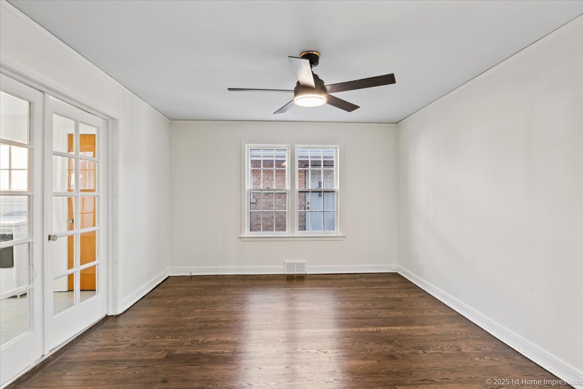 9524 S Francisco Avenue, Evergreen Park, IL 60805