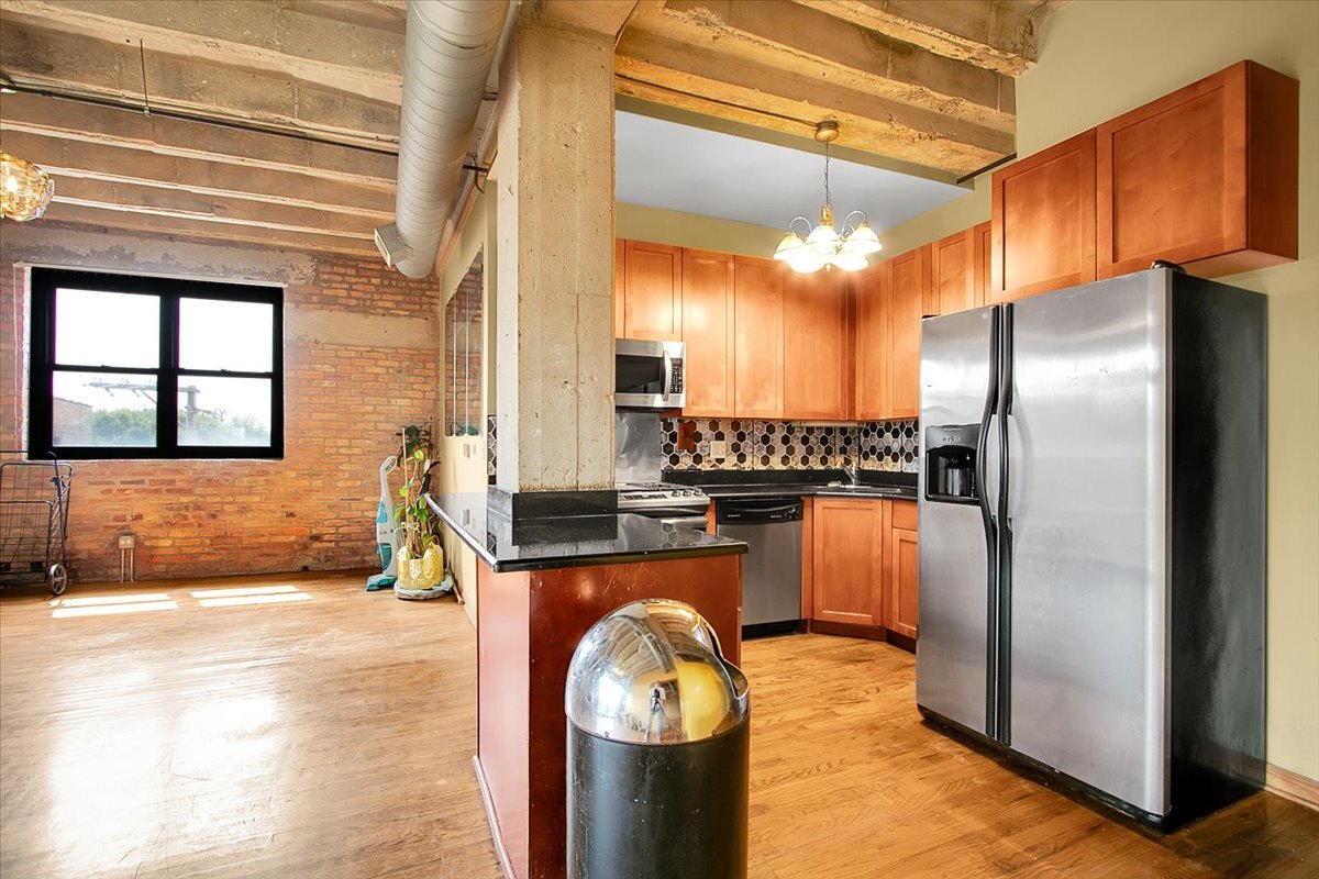 809 E 40th Street #4-4, Chicago, IL 60653