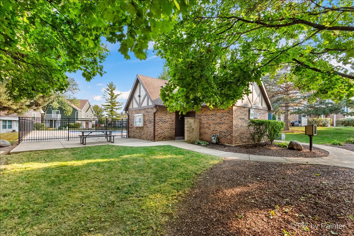 2783 Wayfaring Lane #14B, Lisle, IL 60532