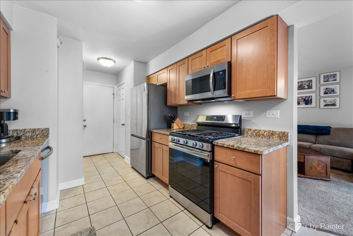 2783 Wayfaring Lane #14B, Lisle, IL 60532