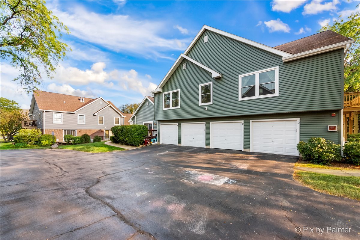 2783 Wayfaring Lane #14B, Lisle, IL 60532