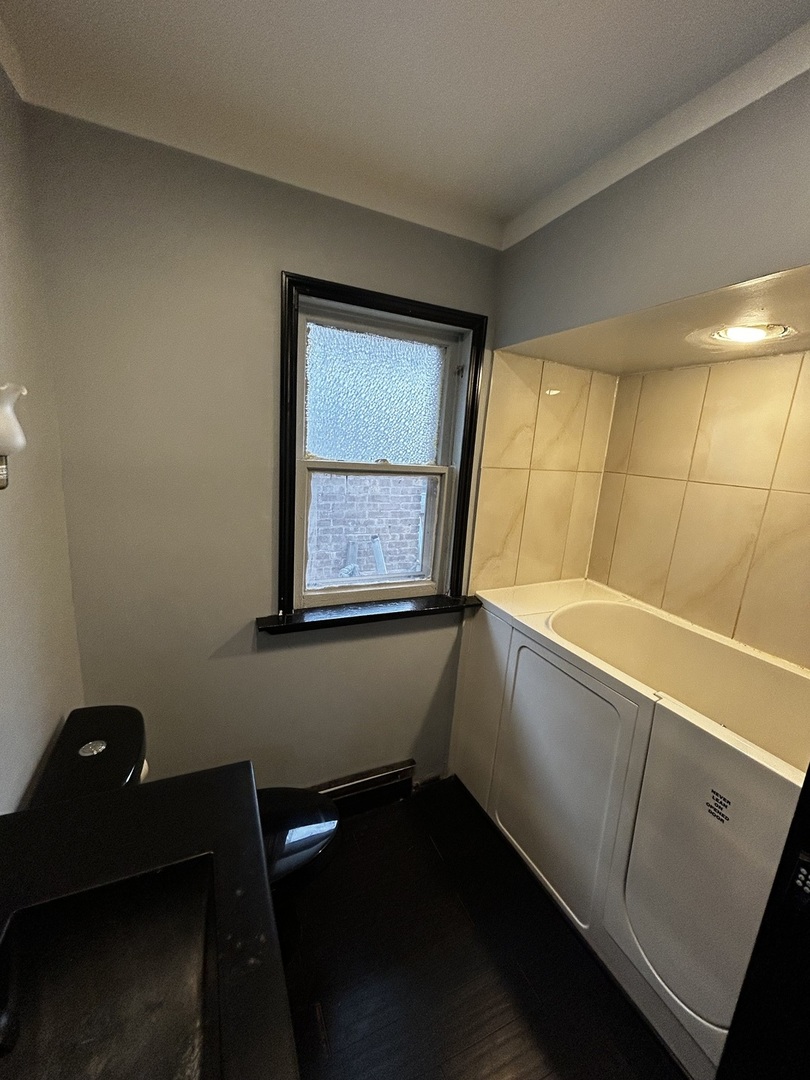 1034 W 104th Place, Chicago, IL 60643