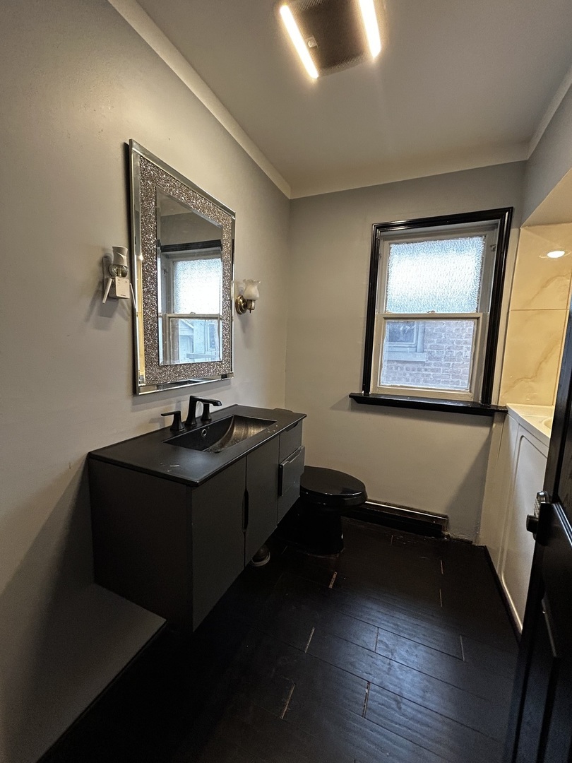 1034 W 104th Place, Chicago, IL 60643