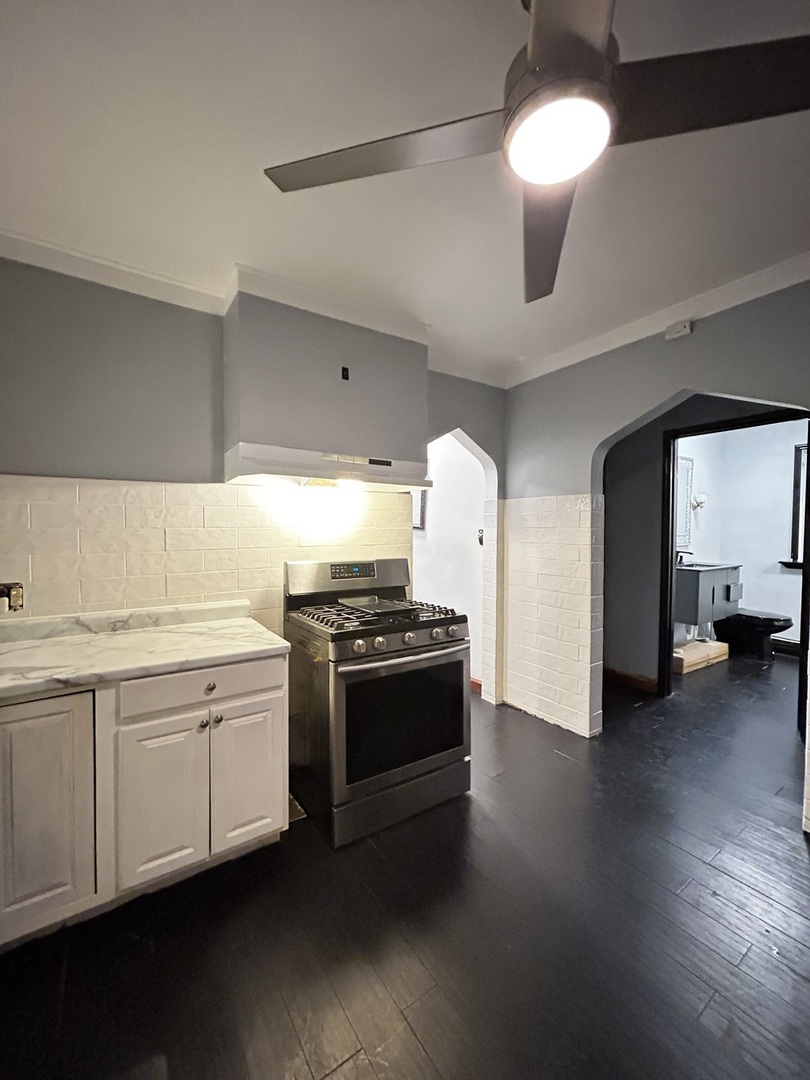 1034 W 104th Place, Chicago, IL 60643