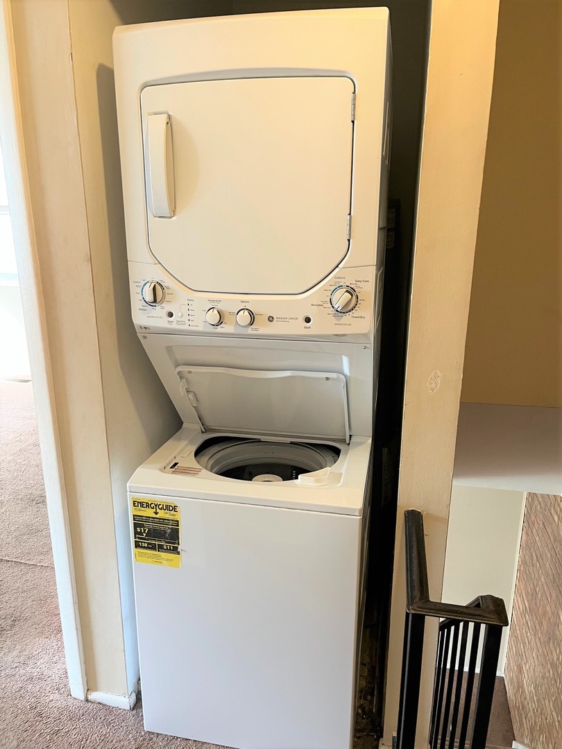 334 Joan Court #B, Bartlett, IL 60103