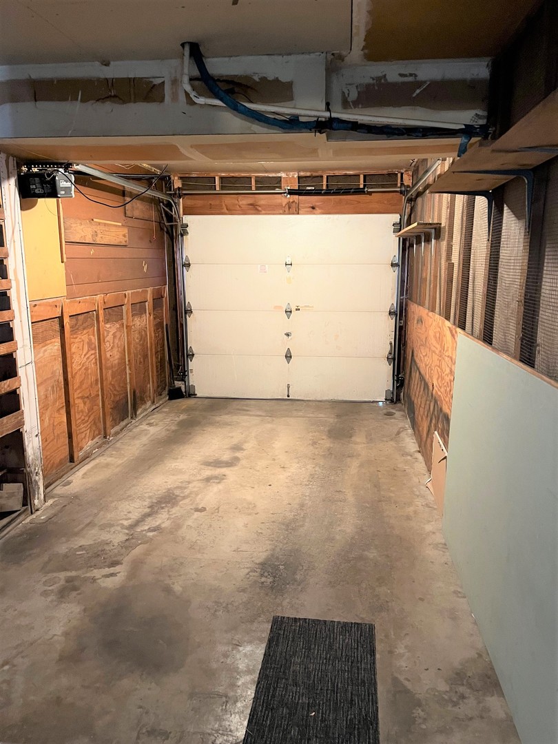 334 Joan Court #B, Bartlett, IL 60103