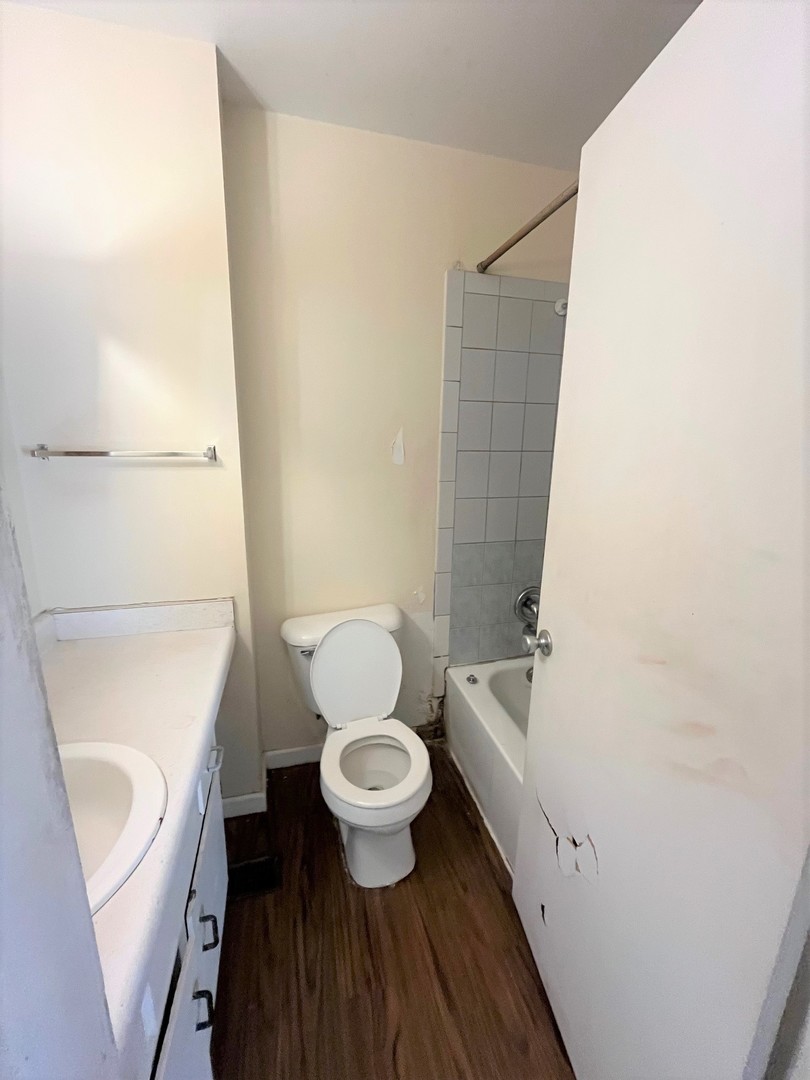 334 Joan Court #B, Bartlett, IL 60103