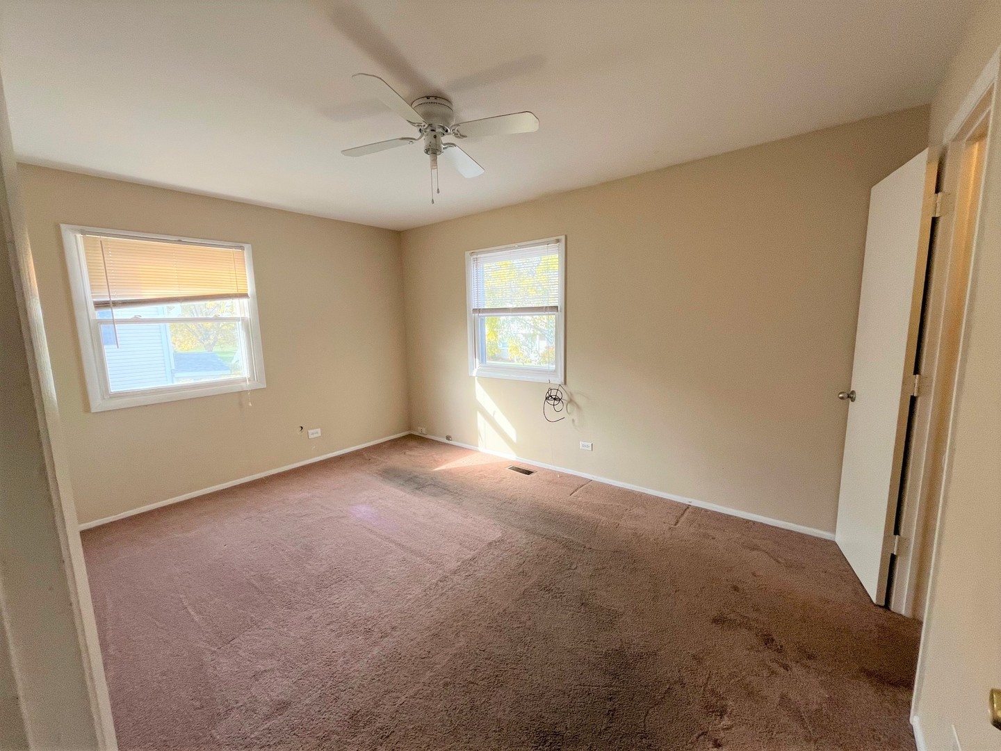 334 Joan Court #B, Bartlett, IL 60103