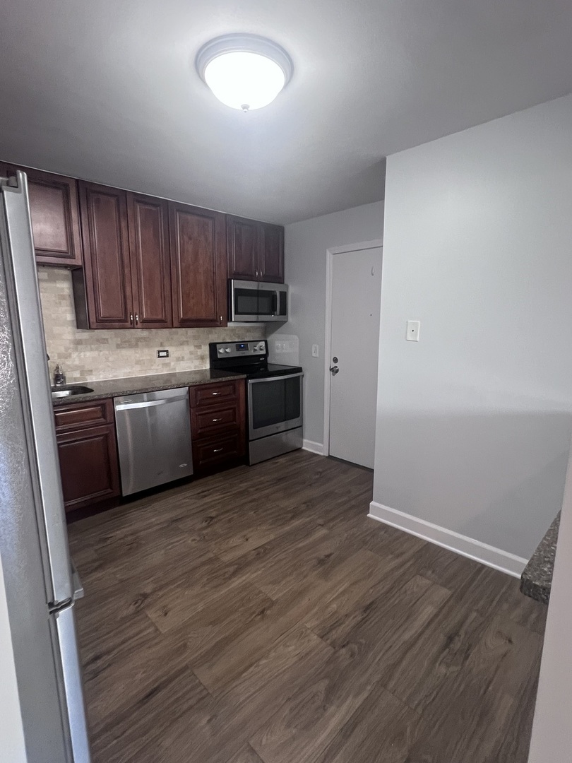 2427 Ogden Avenue #3, Downers Grove, IL 60515