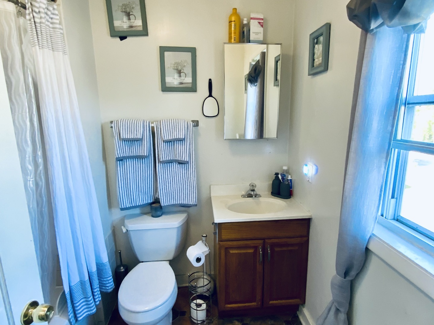 706 BROADWAY Avenue, North Chicago, IL 60064