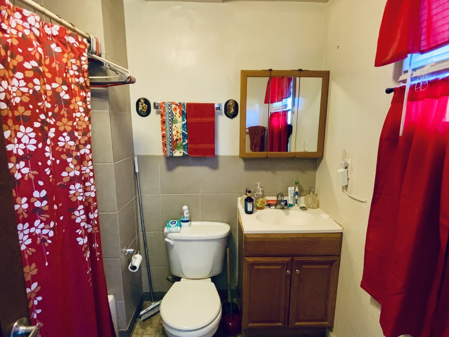 706 BROADWAY Avenue, North Chicago, IL 60064