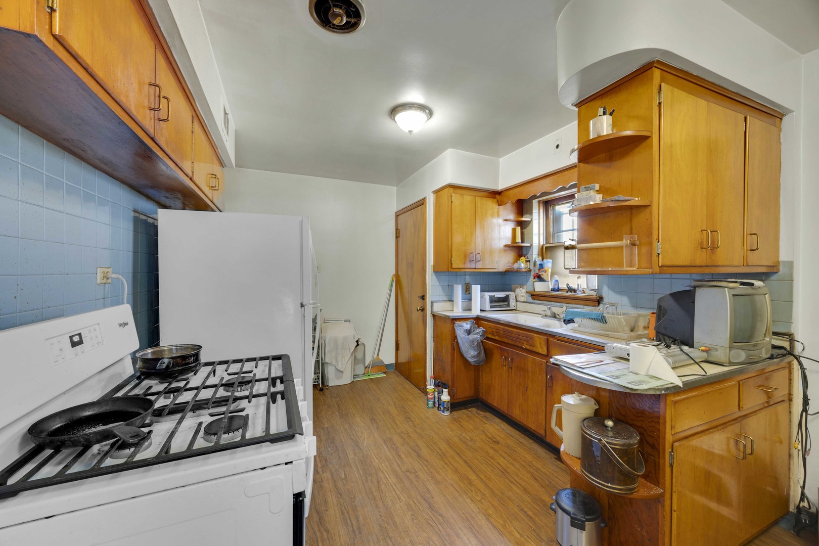 9018 S Ridgeland Avenue, Chicago, IL 60617