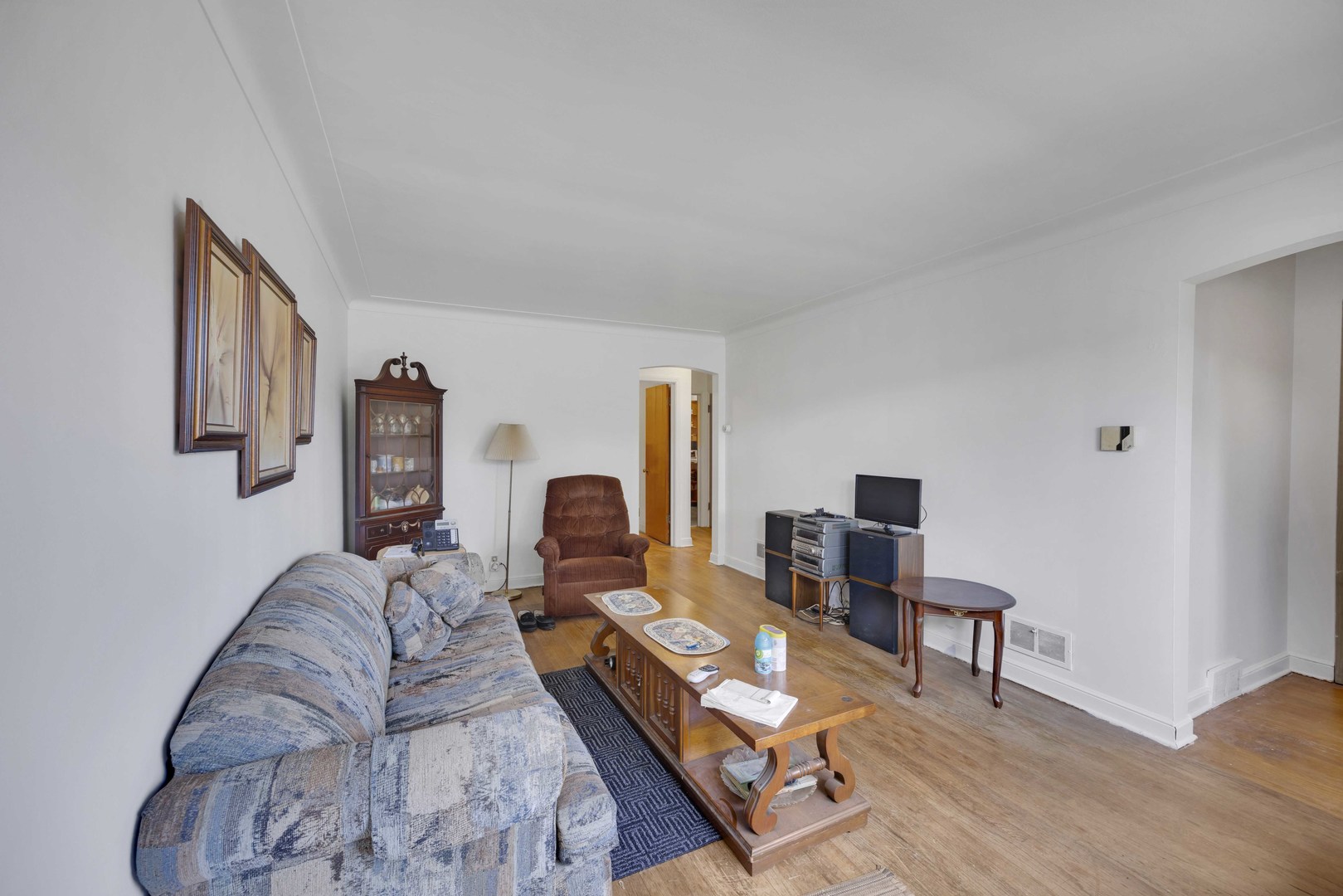 9018 S Ridgeland Avenue, Chicago, IL 60617