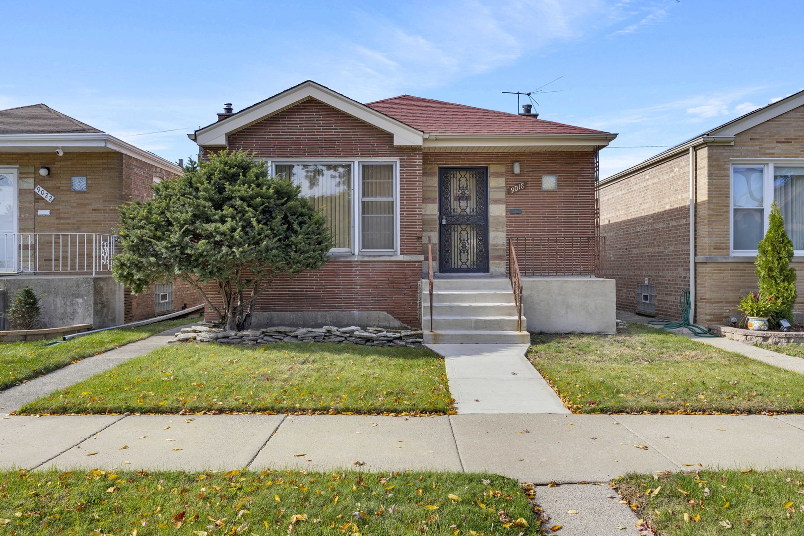 9018 S Ridgeland Avenue, Chicago, IL 60617