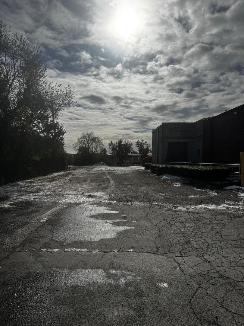 8721 Industrial Drive, Justice, IL 60458