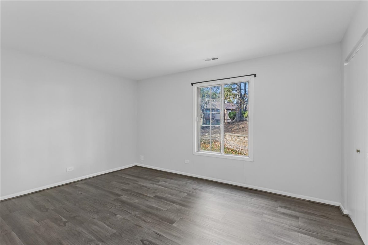 1601 Thames Court #A, Wheaton, IL 60189