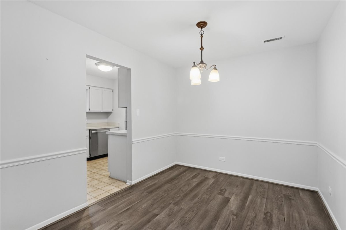 1601 Thames Court #A, Wheaton, IL 60189