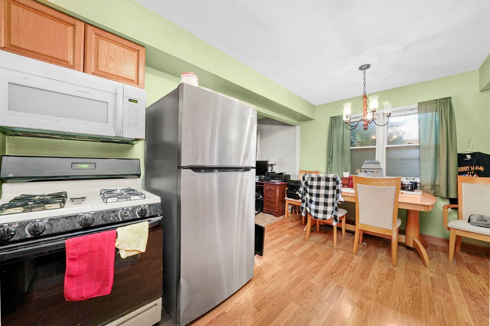 3025 Victoria Avenue, McHenry, IL 60050