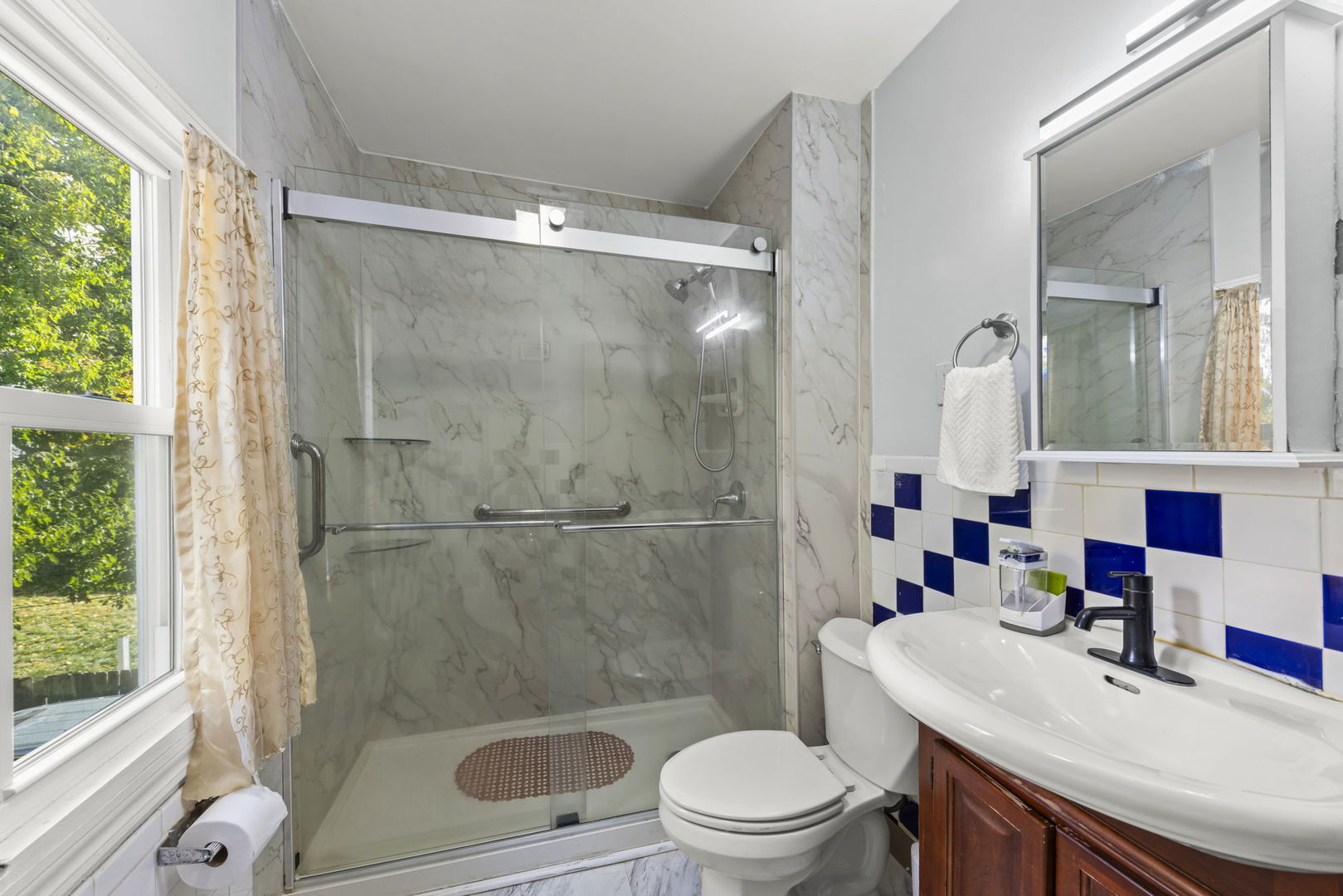 415 Blackhawk Street, Aurora, IL 60506