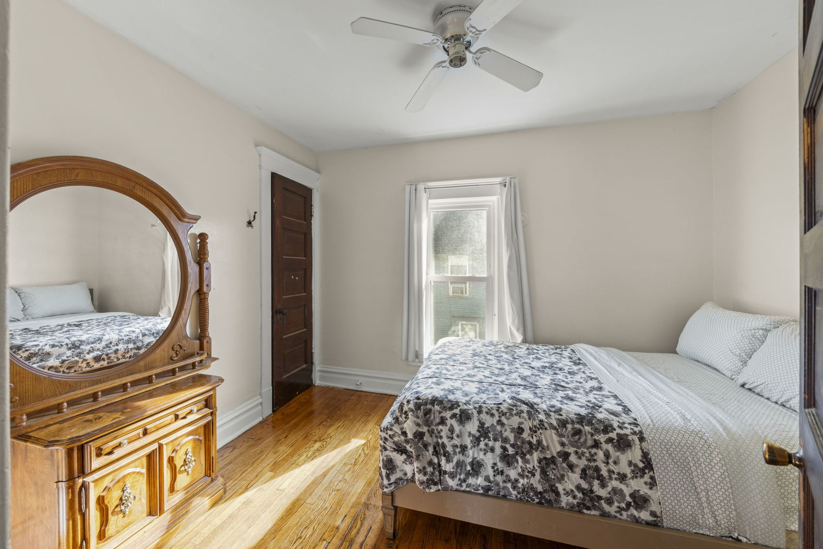 415 Blackhawk Street, Aurora, IL 60506