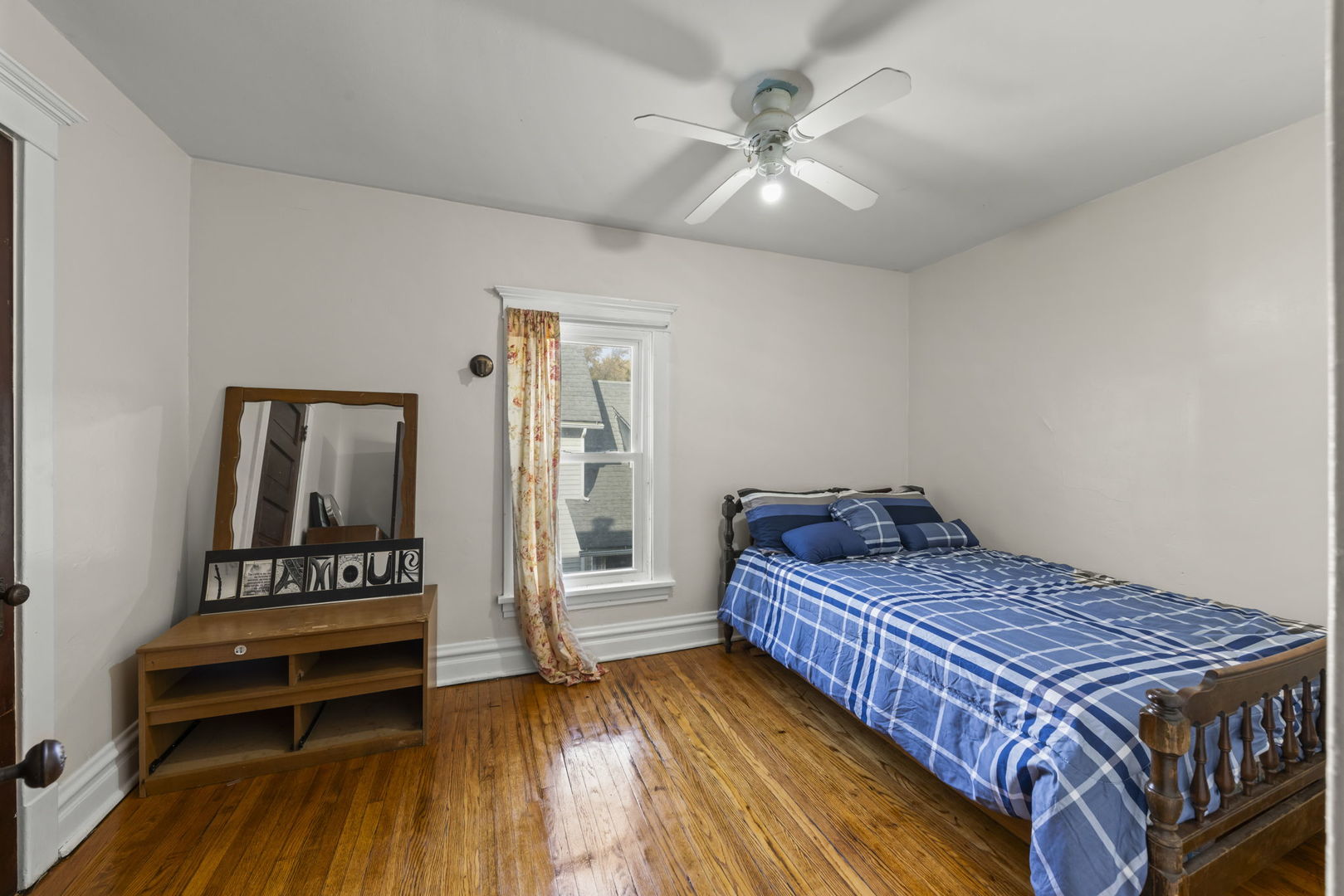 415 Blackhawk Street, Aurora, IL 60506