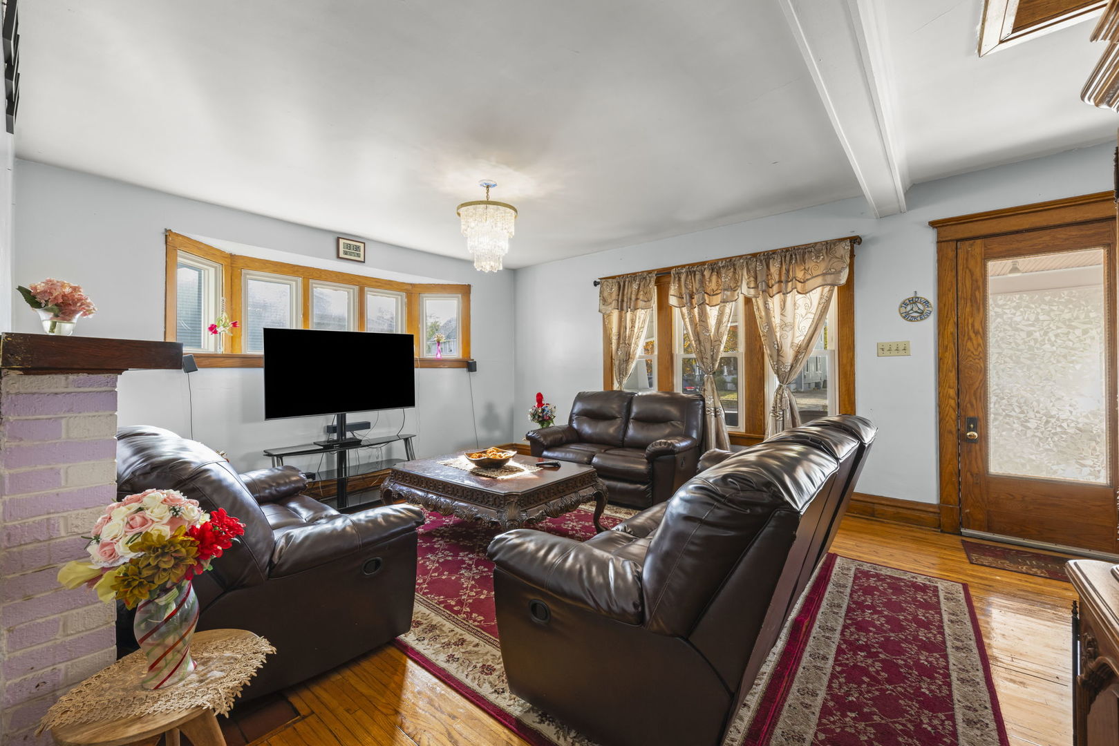 415 Blackhawk Street, Aurora, IL 60506