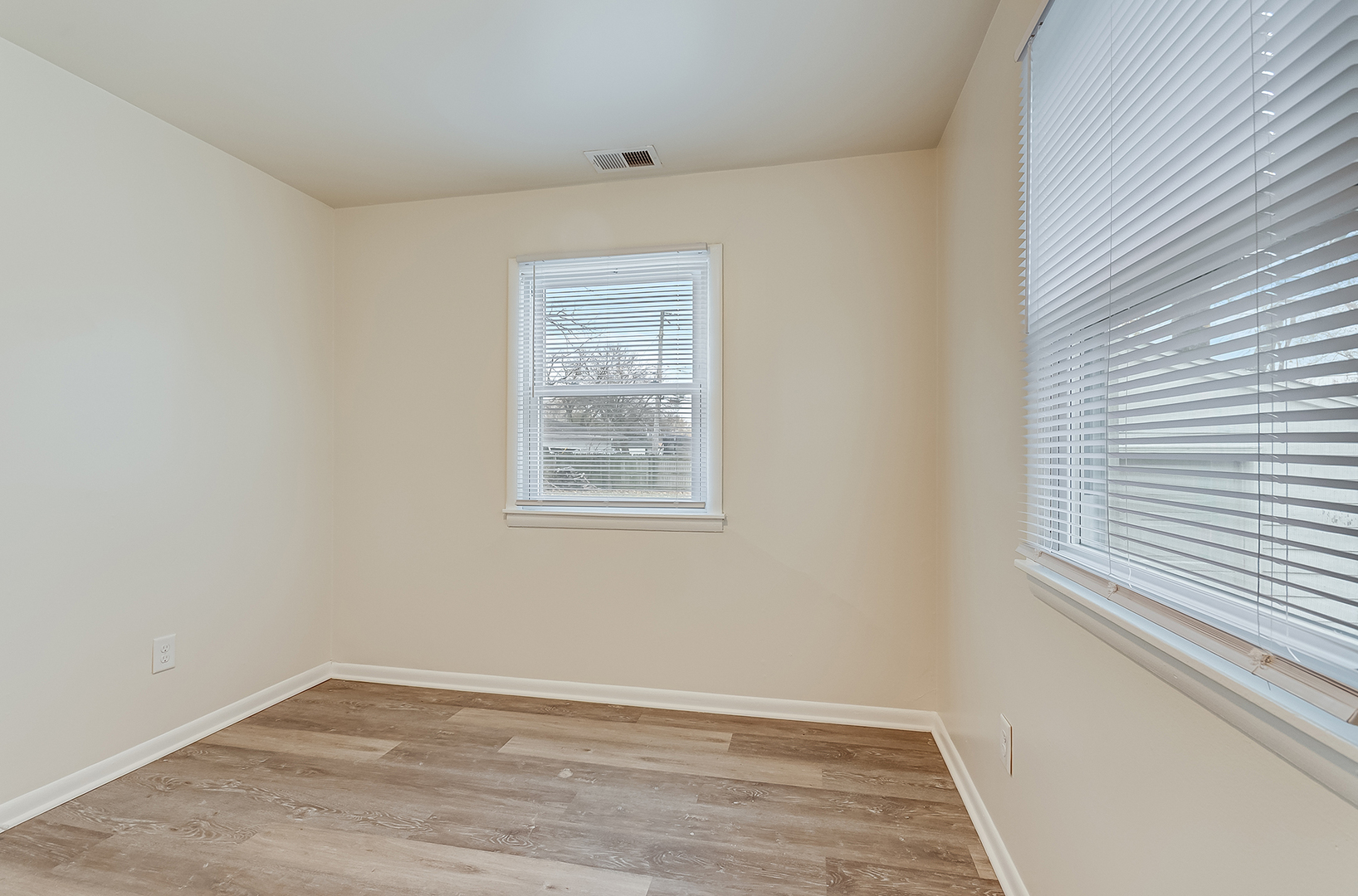 2414 Emlong Street, Joliet, IL 60435