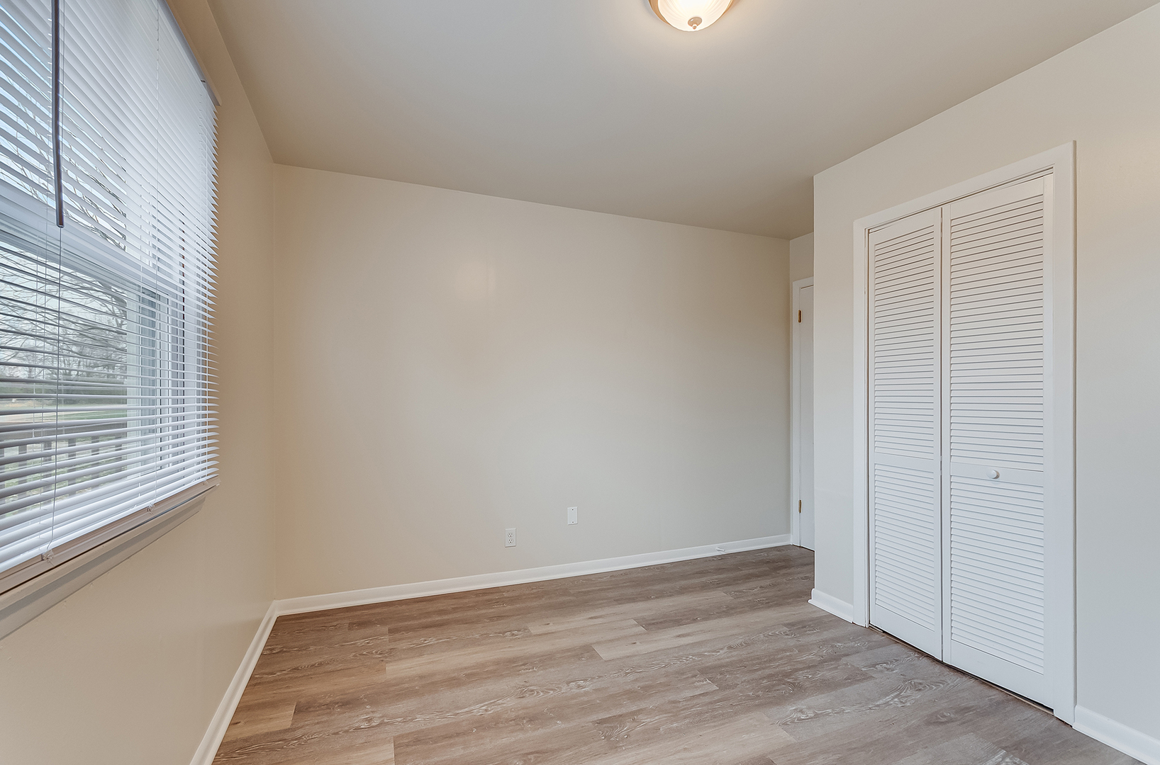 2414 Emlong Street, Joliet, IL 60435