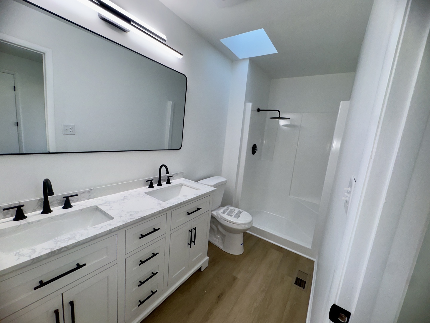 806 Wildwood Court, Oak Brook, IL 60523